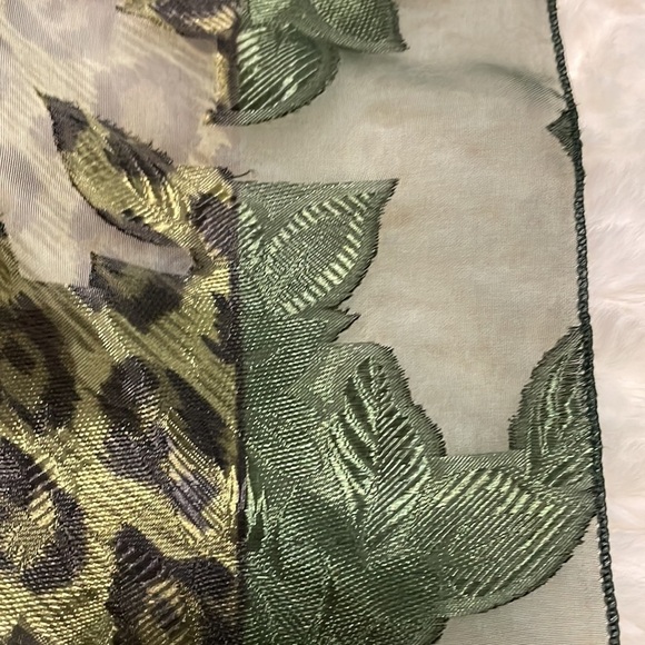 Fashion scarf TIGER animal jungle green large square semi sheer polyester - Picture 8 of 12